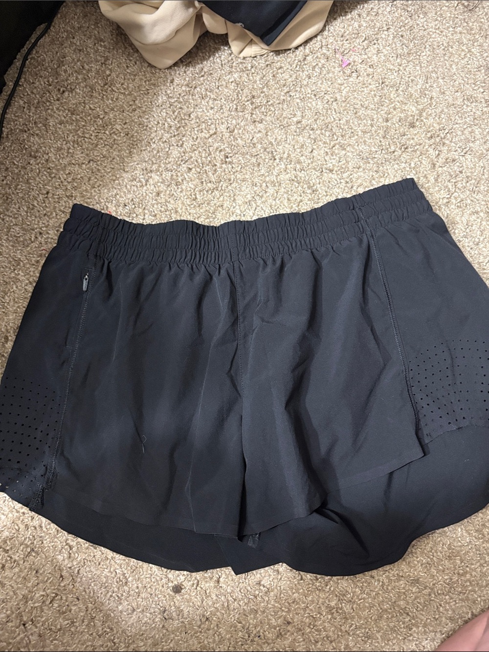 Athleta Hustle 3” Short in Black Size Medium